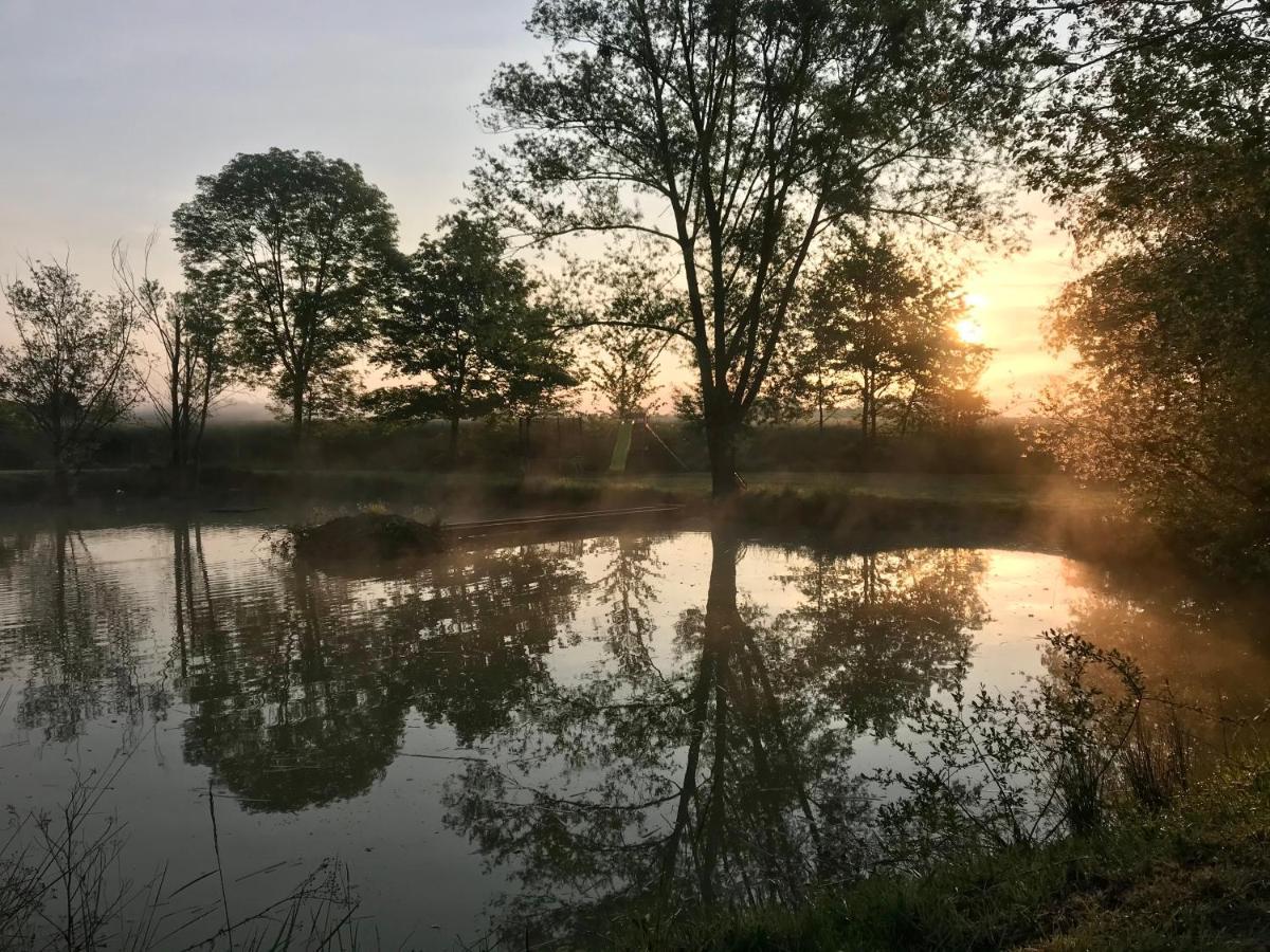 Domaine Des Galinaces Roulotte La Roussette 2-4P Villa Marigny-les-Reullee Buitenkant foto